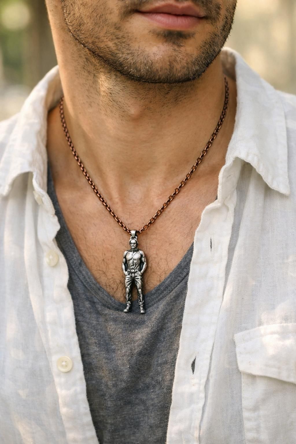 découvrez nos conseils pour bien porter un pendentif homme avec style et élégance, adaptés à toutes les occasions et tenues.
