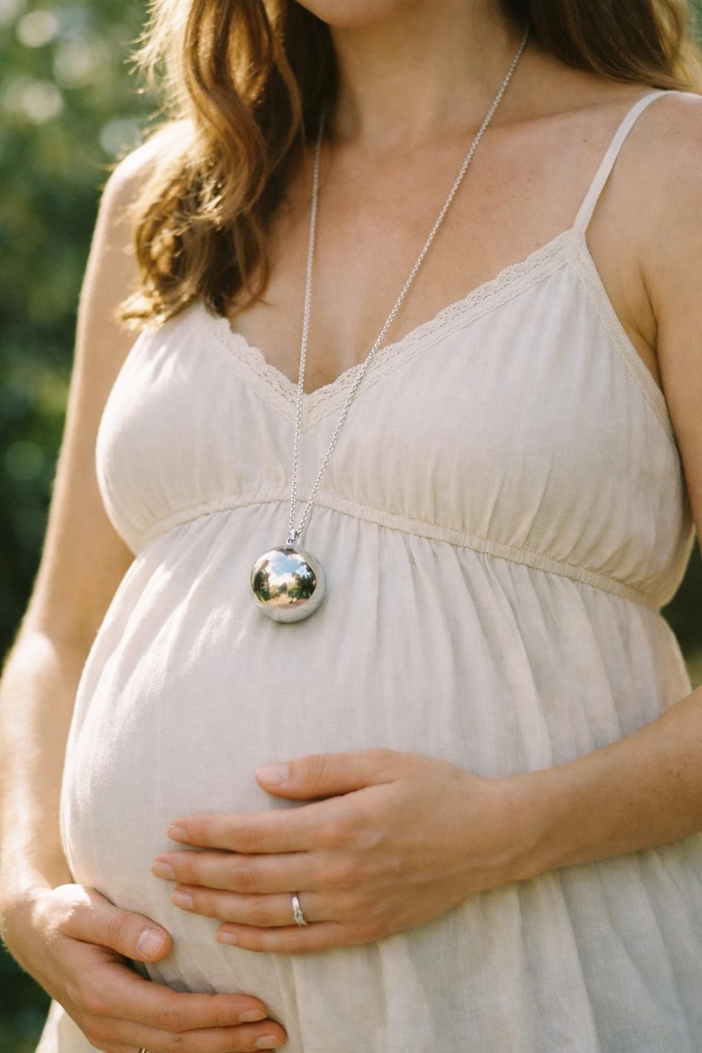 découvrez dans ce dossier complet si le bola de grossesse présente des risques pour la santé de la maman et du bébé, avec des conseils d'experts et des informations fiables.